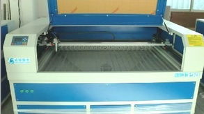 雙頭激光切割機 深圳成馳激光的高效機電解決方案